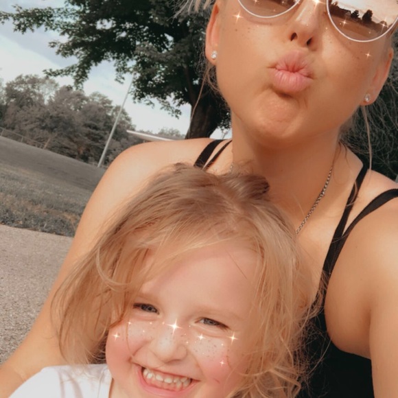 Meet your Posher, Sierra - Picture 10 of 11